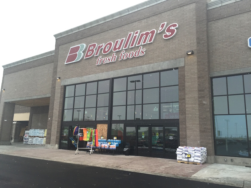 PHOTOS Thousands visit Ammon Broulim's on opening day East Idaho News