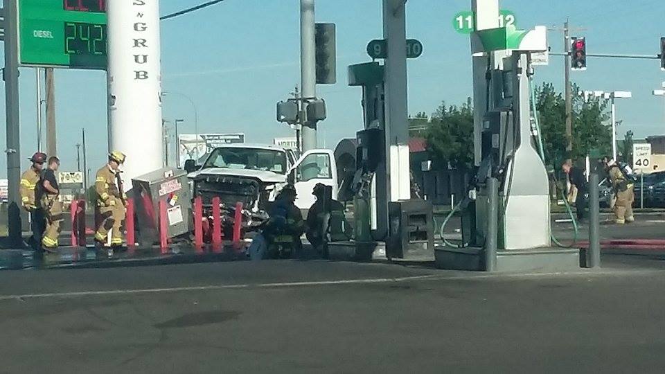 Vehicle crashes into propane tank at Gas n' Grub in Idaho Falls East