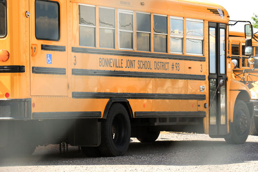 School districts offering incentives to attract and keep bus drivers - Vimarsana News