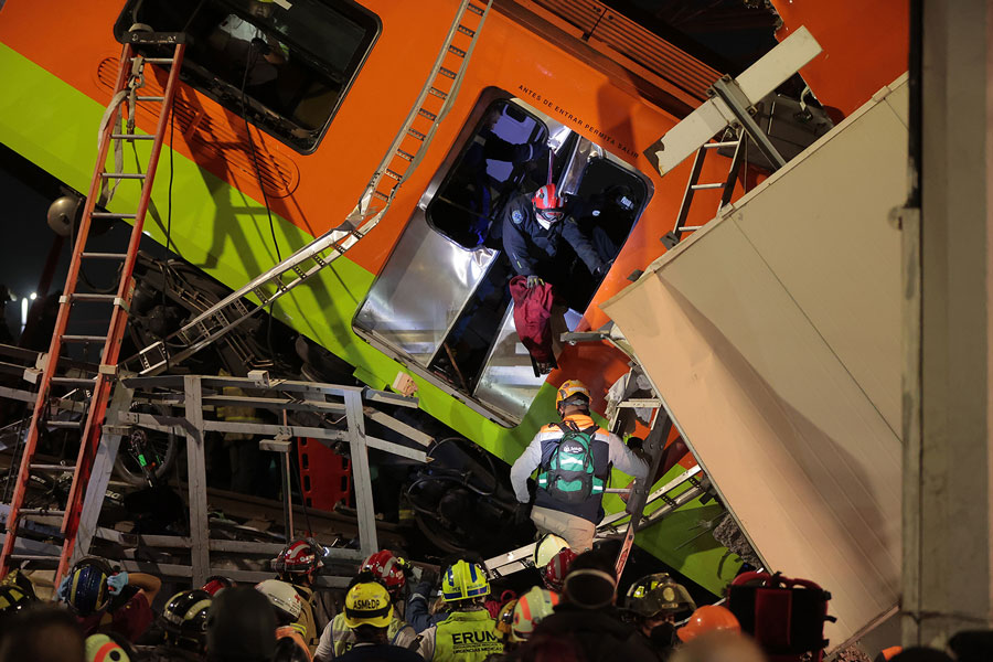 Train Collapse2