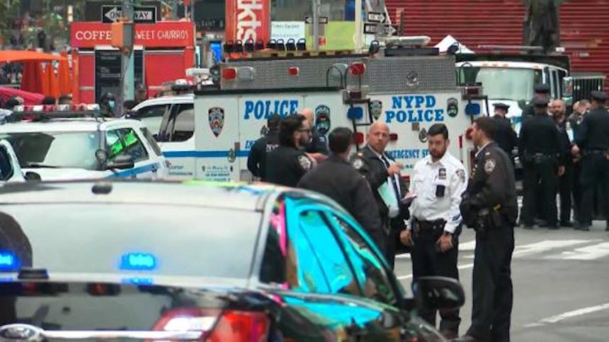 210508192508 new york times square shooting 3 injured live video