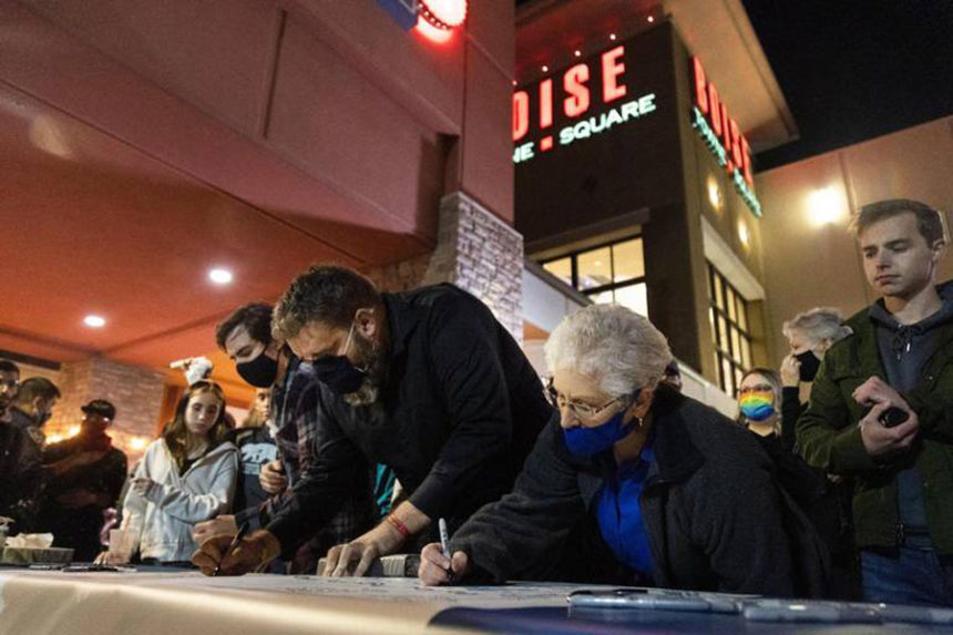 BOI 1028boisemallvigil02