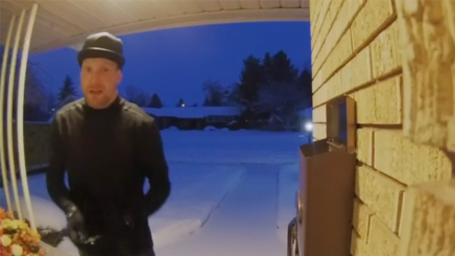 Security cameras capture couple breaking into vacant house twice in a