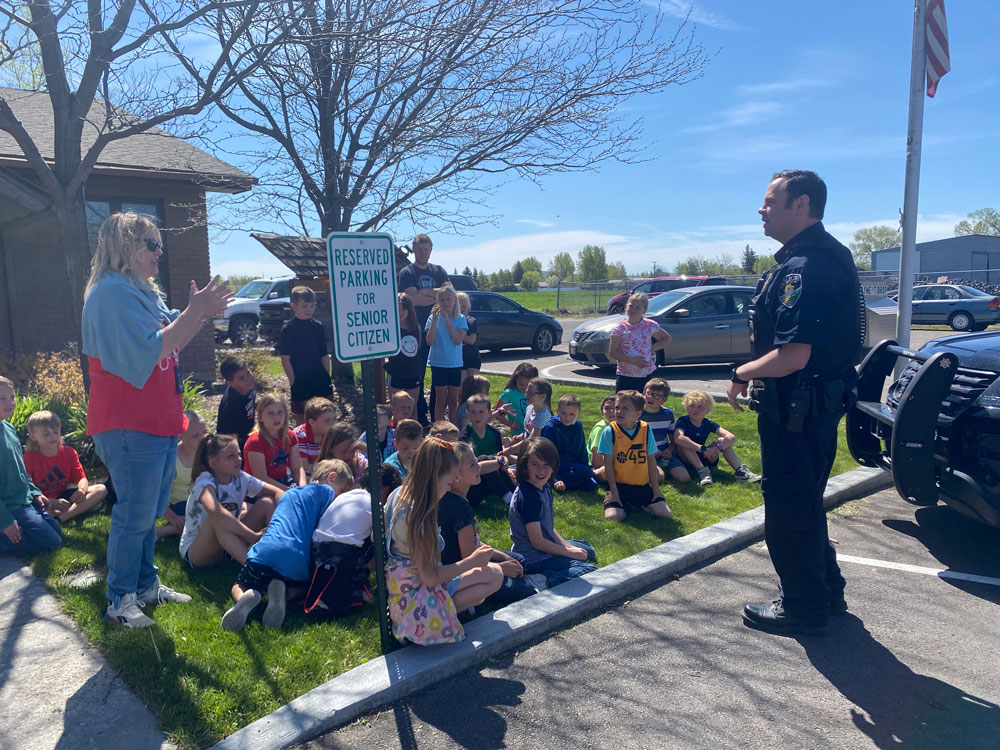 Ucon Fire Department invites elementary students to push in new
