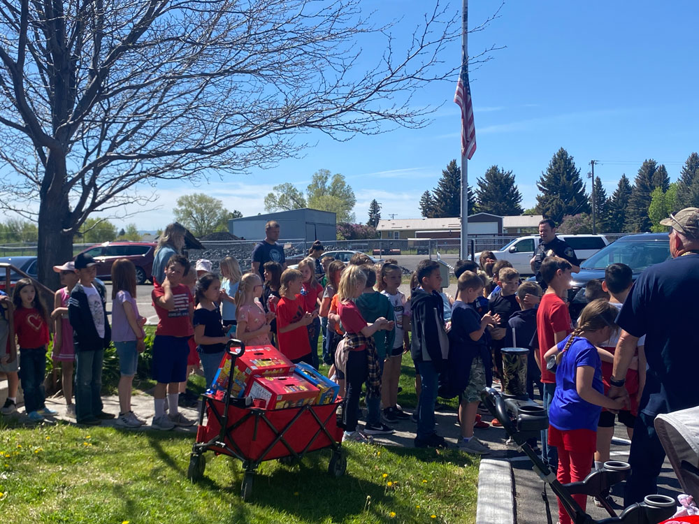 Ucon Fire Department invites elementary students to push in new