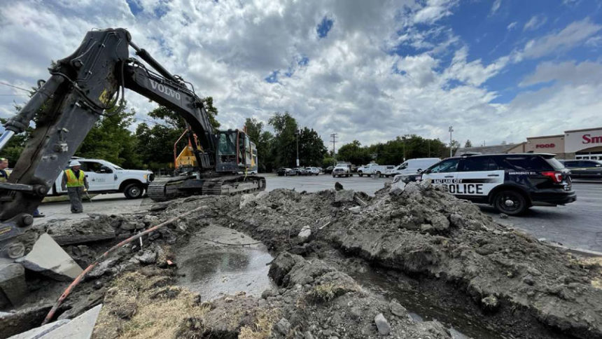 Excavator01