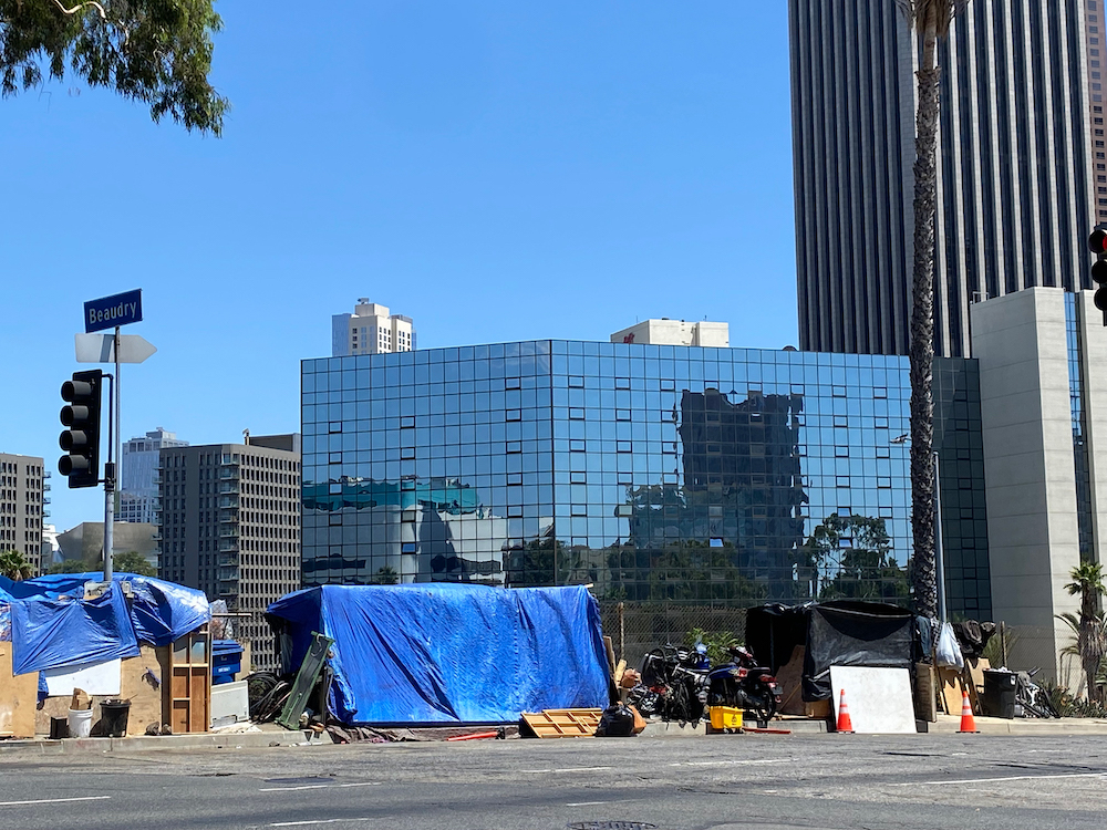 Should vacant hotels in Los Angeles house the homeless? Voters will decide. - Vimarsana News