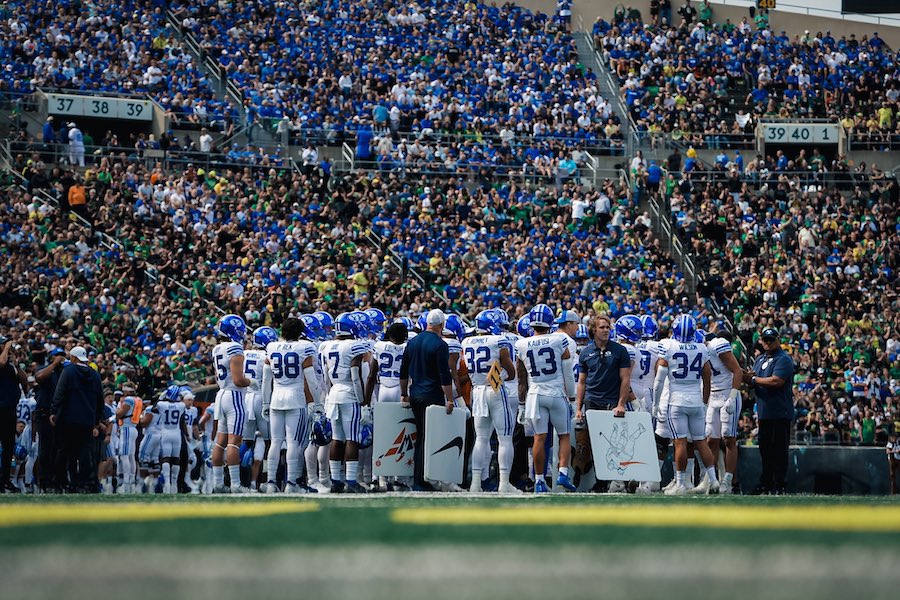 Oregon apologizes to BYU fans for profane chant - Vimarsana News