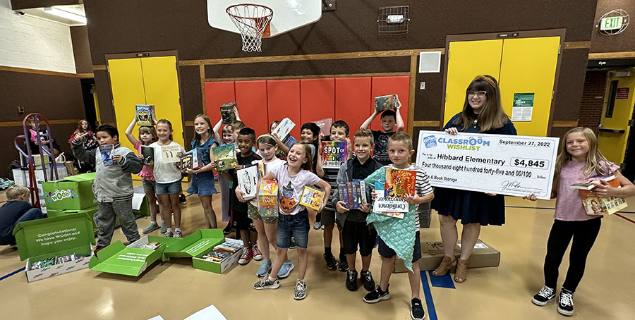 Idaho Lottery grants classroom wishlist, delivers over 500 books to local school - Vimarsana News