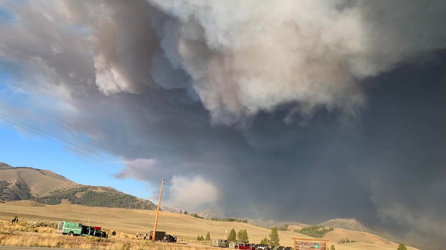 Wildfire threatens homes, cabins near Idaho's Alturas Lake East Idaho