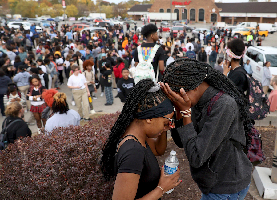 School shooter had an AR-15-style rifle, 600 rounds of ammo and a note saying 'I don't have any friends. I don't have any family,' police say - Vimarsana News