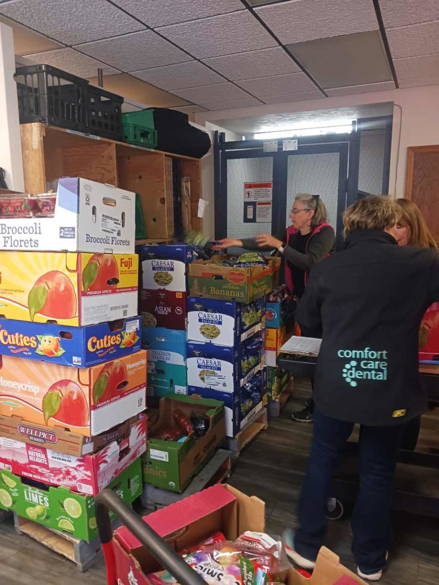 volunteer at food bank