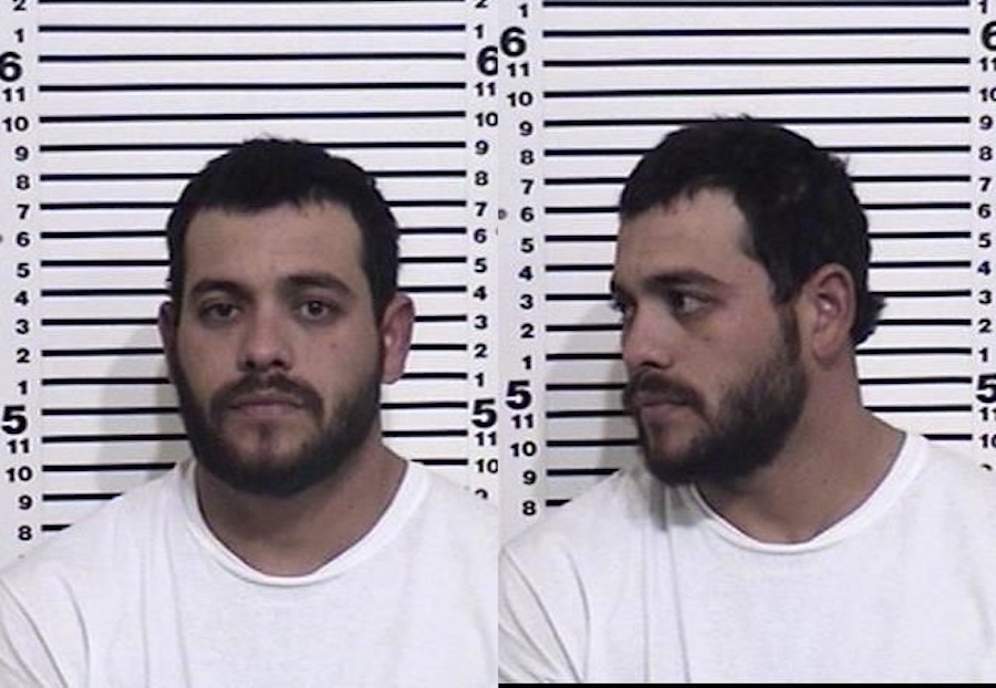Man arrested after hooking up trailer at stranger's home and driving away, deputies say - Vimarsana News