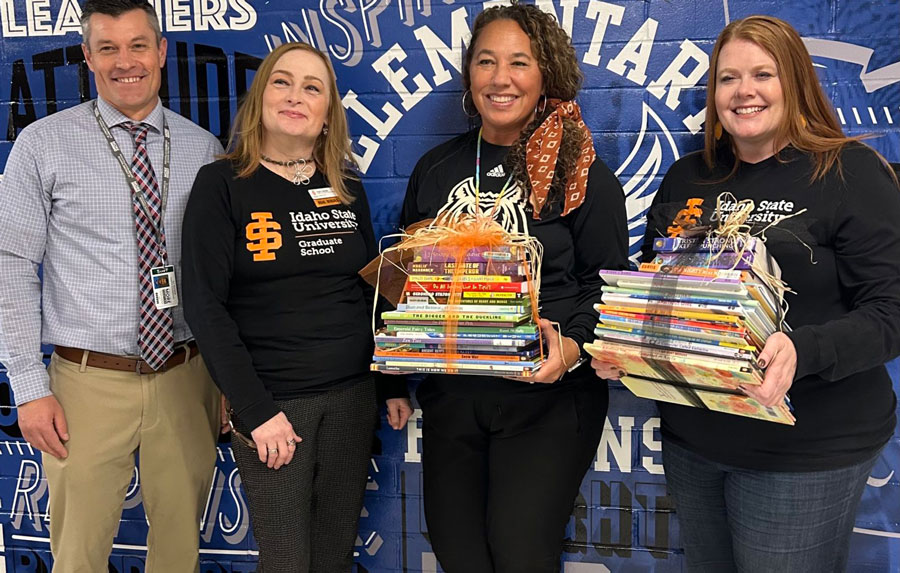 University dean introduces students to other cultures and worlds through books - Vimarsana News