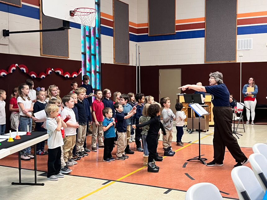 Hope Lutheran students celebrate and learn from veterans during special concert - Vimarsana News