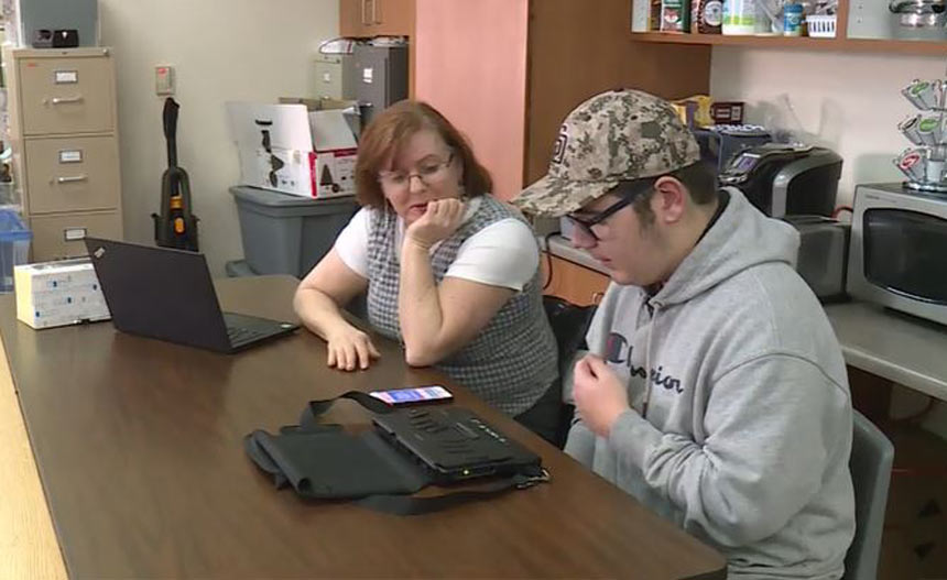 Technology helps a blind Utah teen write a joke book - Vimarsana News