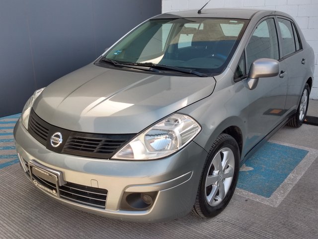 Nissan tiida 2013
