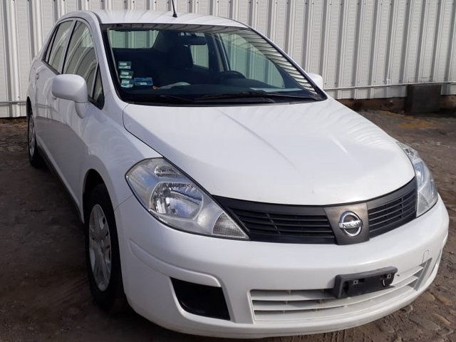 Nissan tiida 2014