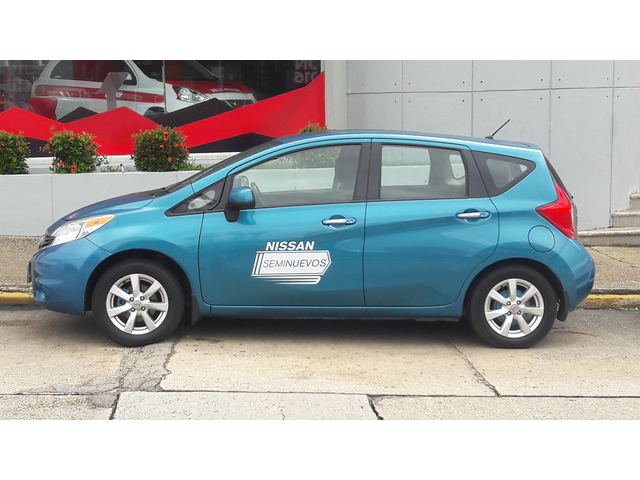 Nissan note голубой