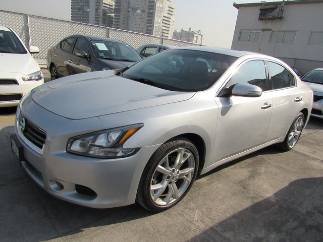 2012 nissan maxima