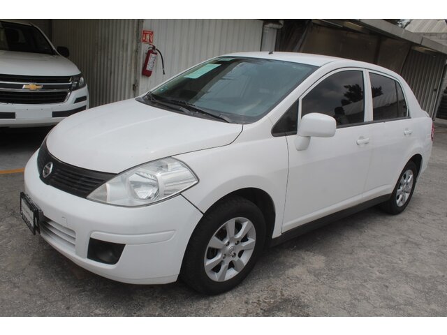Nissan tiida 2016