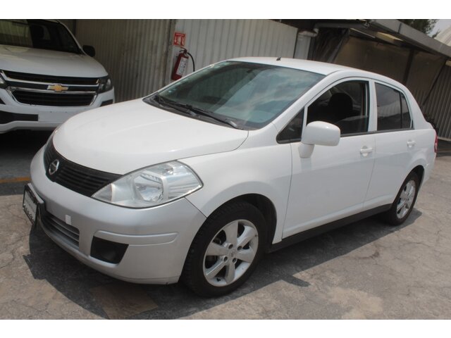 Nissan tiida 2013