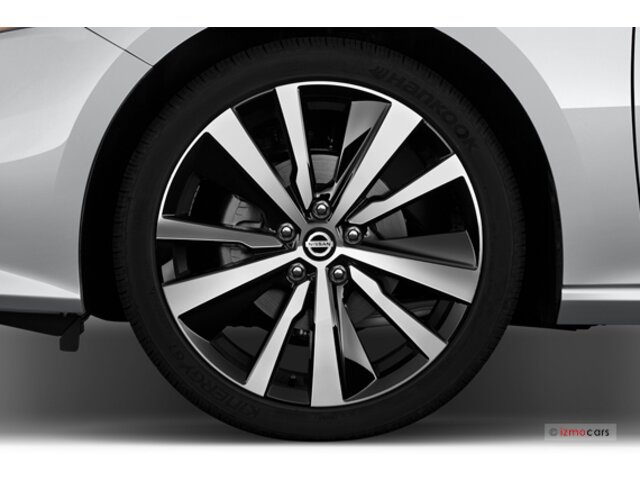New Nissan Altima at San Francisco in izmo Nissan