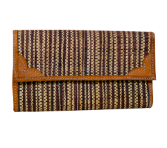 brown-raffia-purse