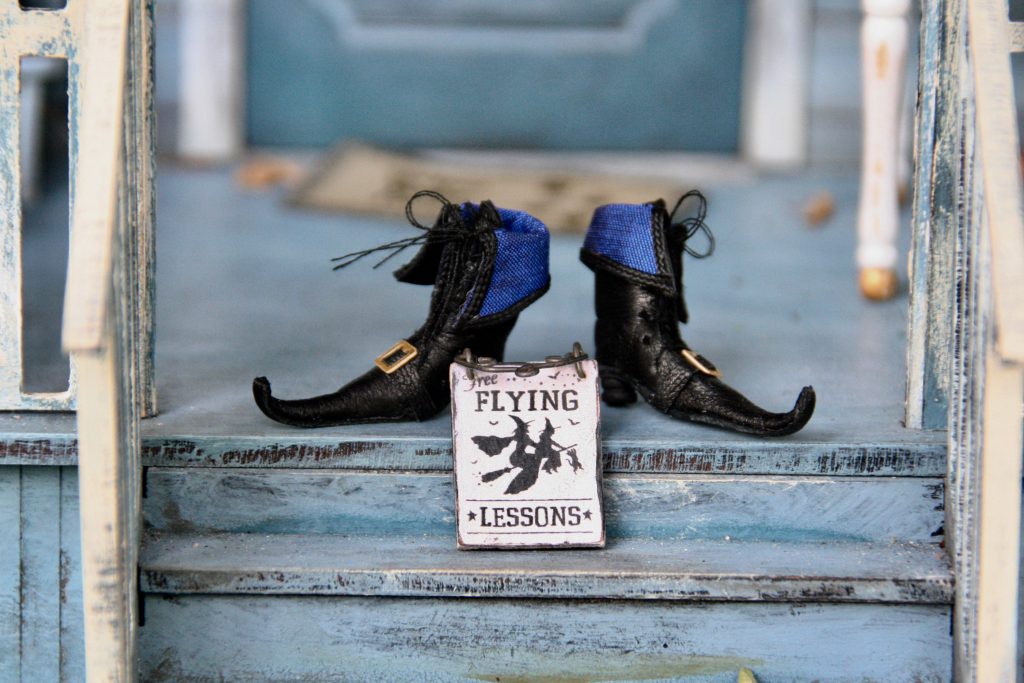 sustainable-sophisticated-halloween-decorations