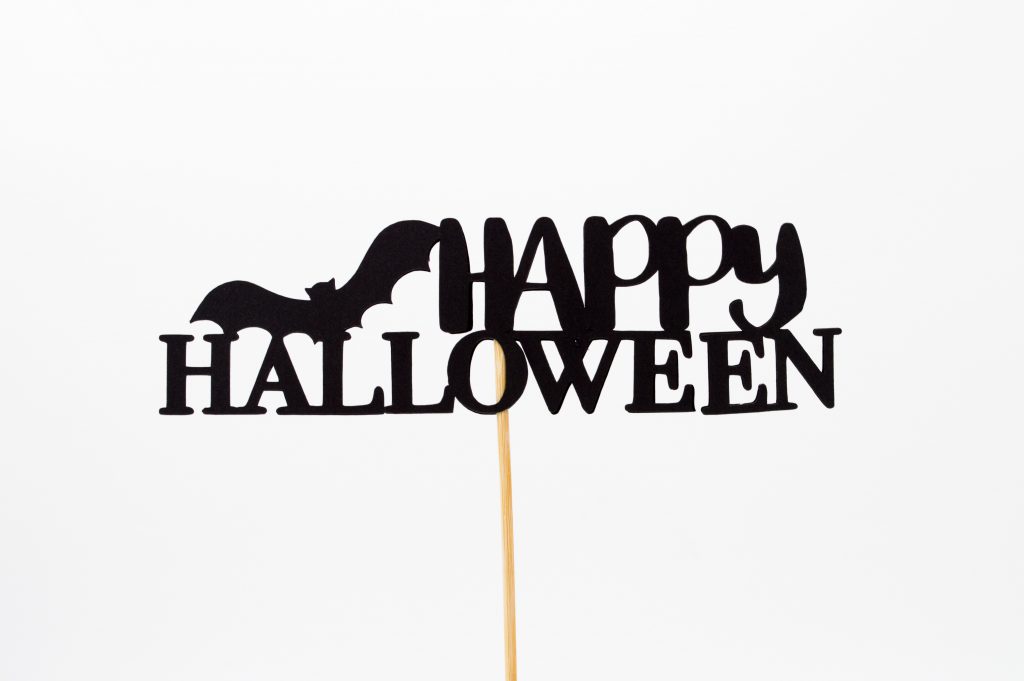 sustainable-sophisticated-halloween-decorations