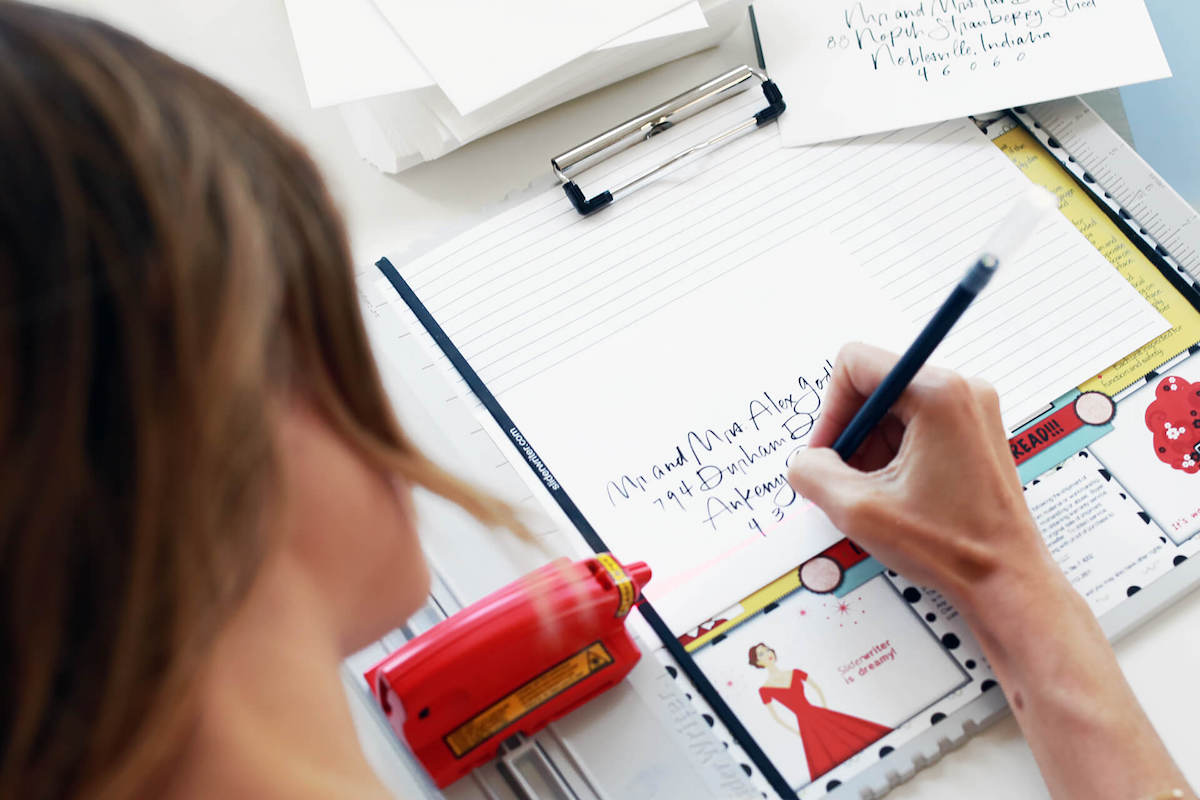 Key pen invites gifts