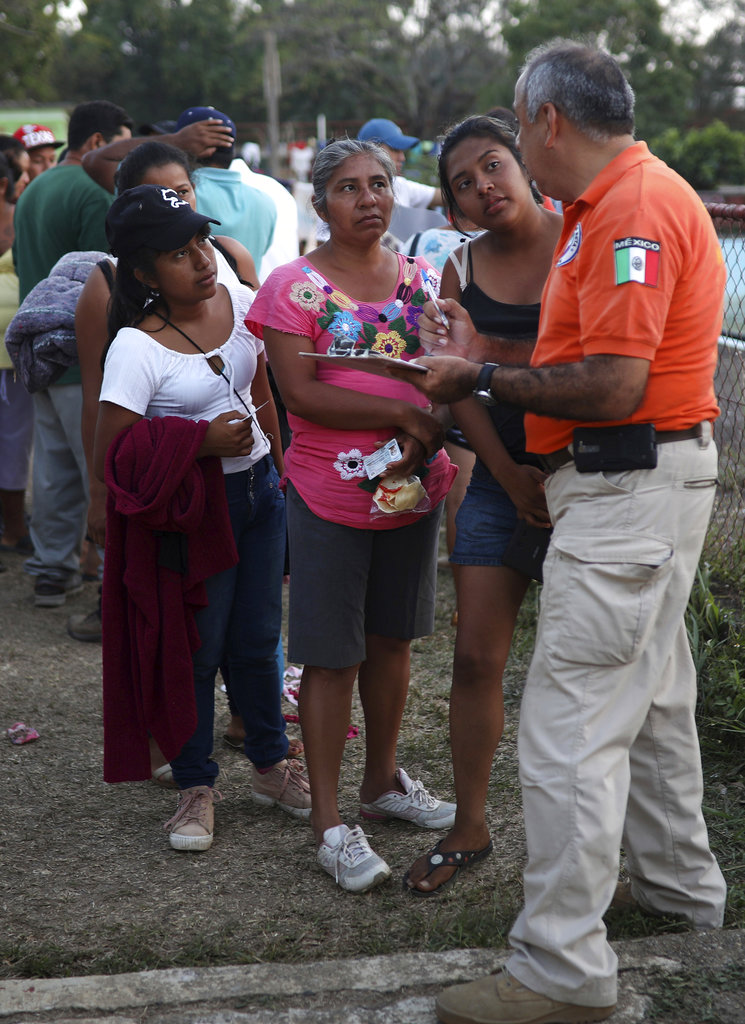 migrant caravan, raising concerns in us, halts in mexico