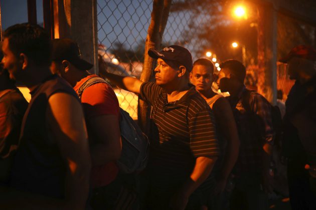 migrant caravan, raising concerns in us, halts in mexico
