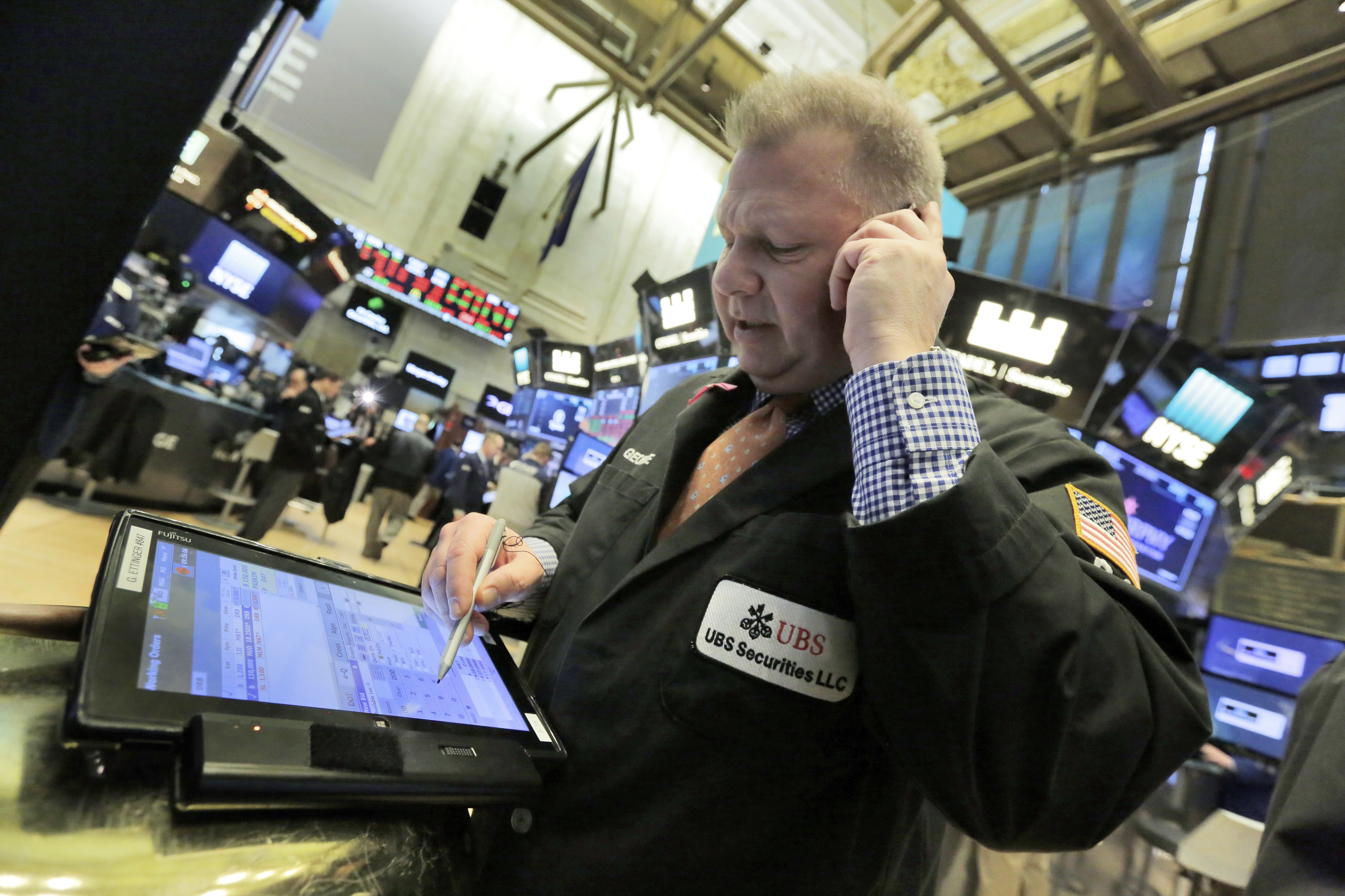 dow plunges 1,175 points in worst day for stocks since 2011