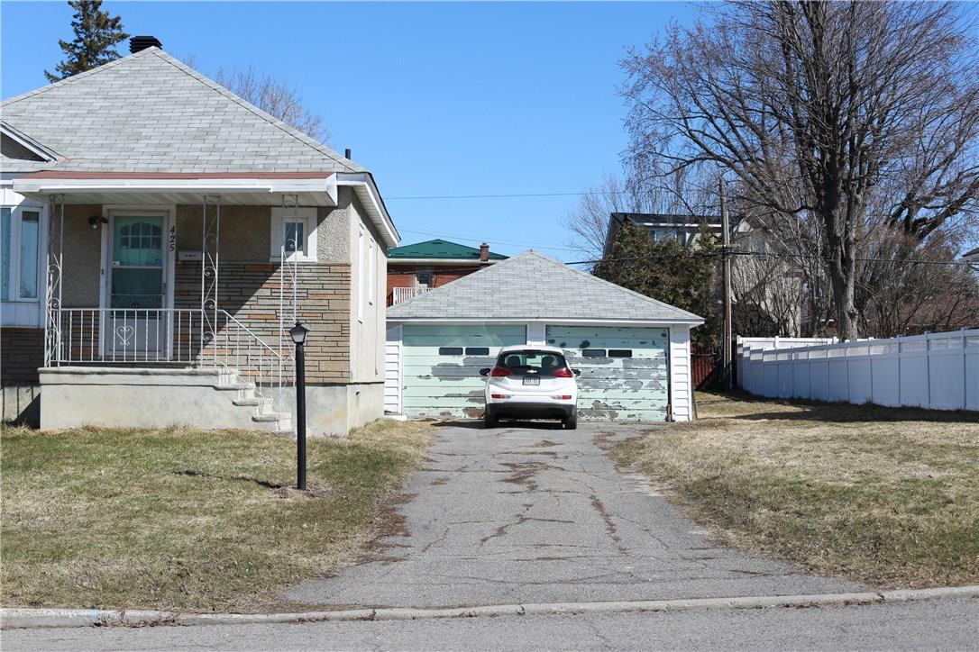425 Blake Boulevard, Ottawa, ON, K1B 1B1 1105067 Sam Mezher