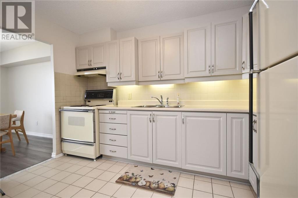 665 Bathgate Drive Unit1710, Ottawa, ON, K1K 3Y4 1172633 Sam