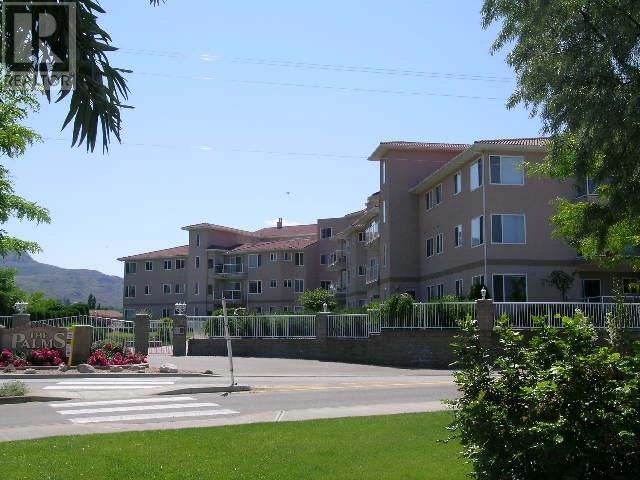 181945