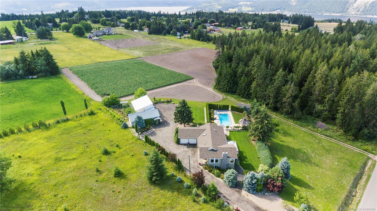 5351 35 Street NE, Salmon Arm, BC, V1E 2B3 10200682 Mary Broadland