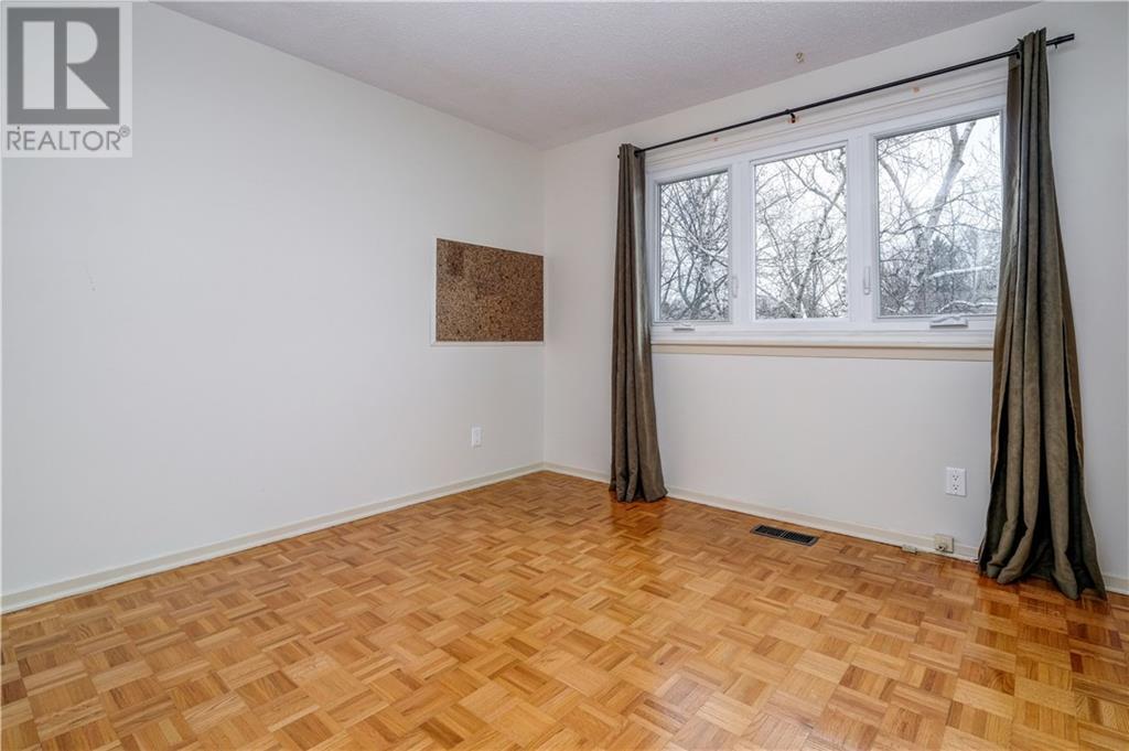 64 Woodburn Drive, Ottawa, ON, K1B 3A7 1188852 Di Salvo Real Estate