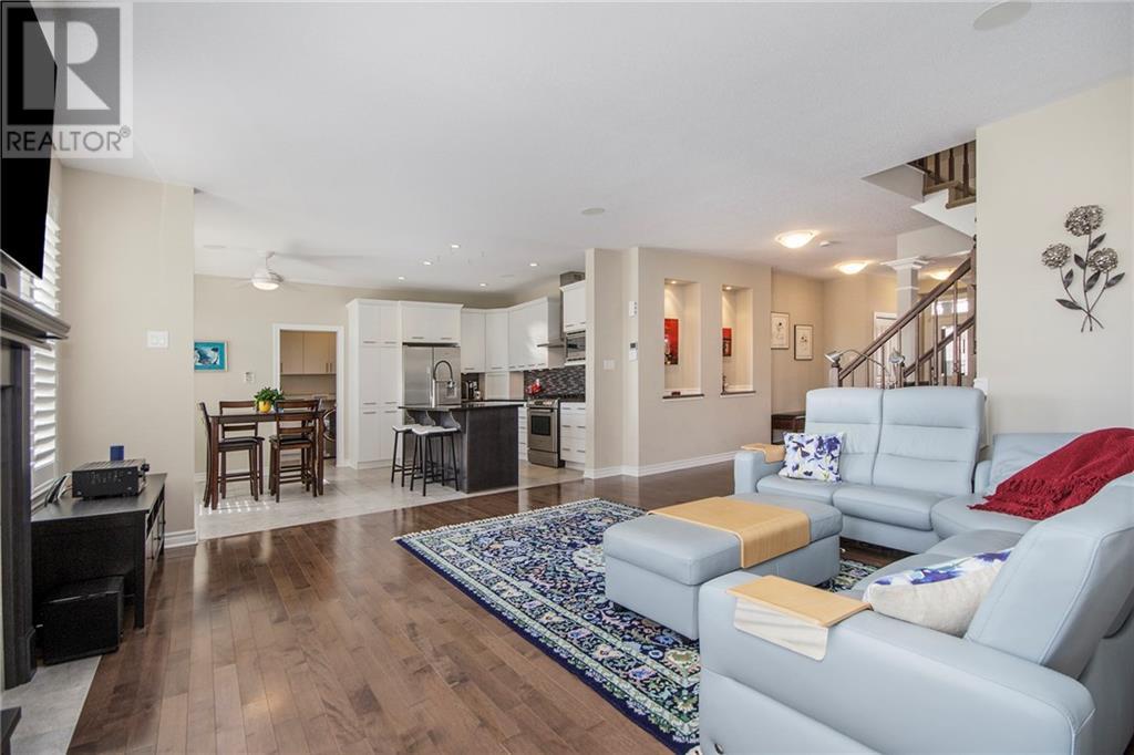 683 Birchland Crescent, Ottawa, ON, K2S 0S9 1191295 MacGowan Team