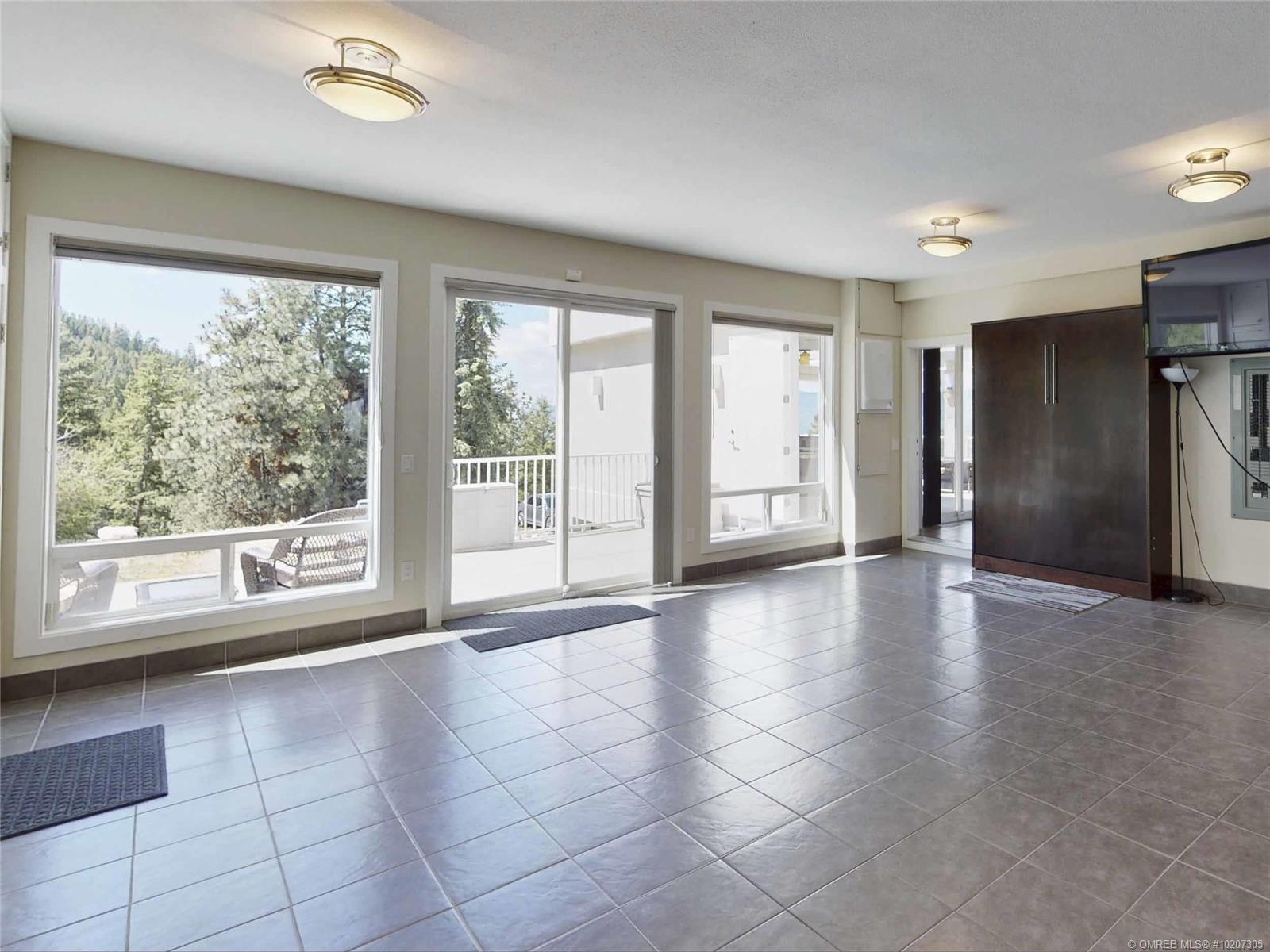 5668 Oyama Lake Road, Lake Country, BC, V4V 2C9 10207305 Dan Reinhardt