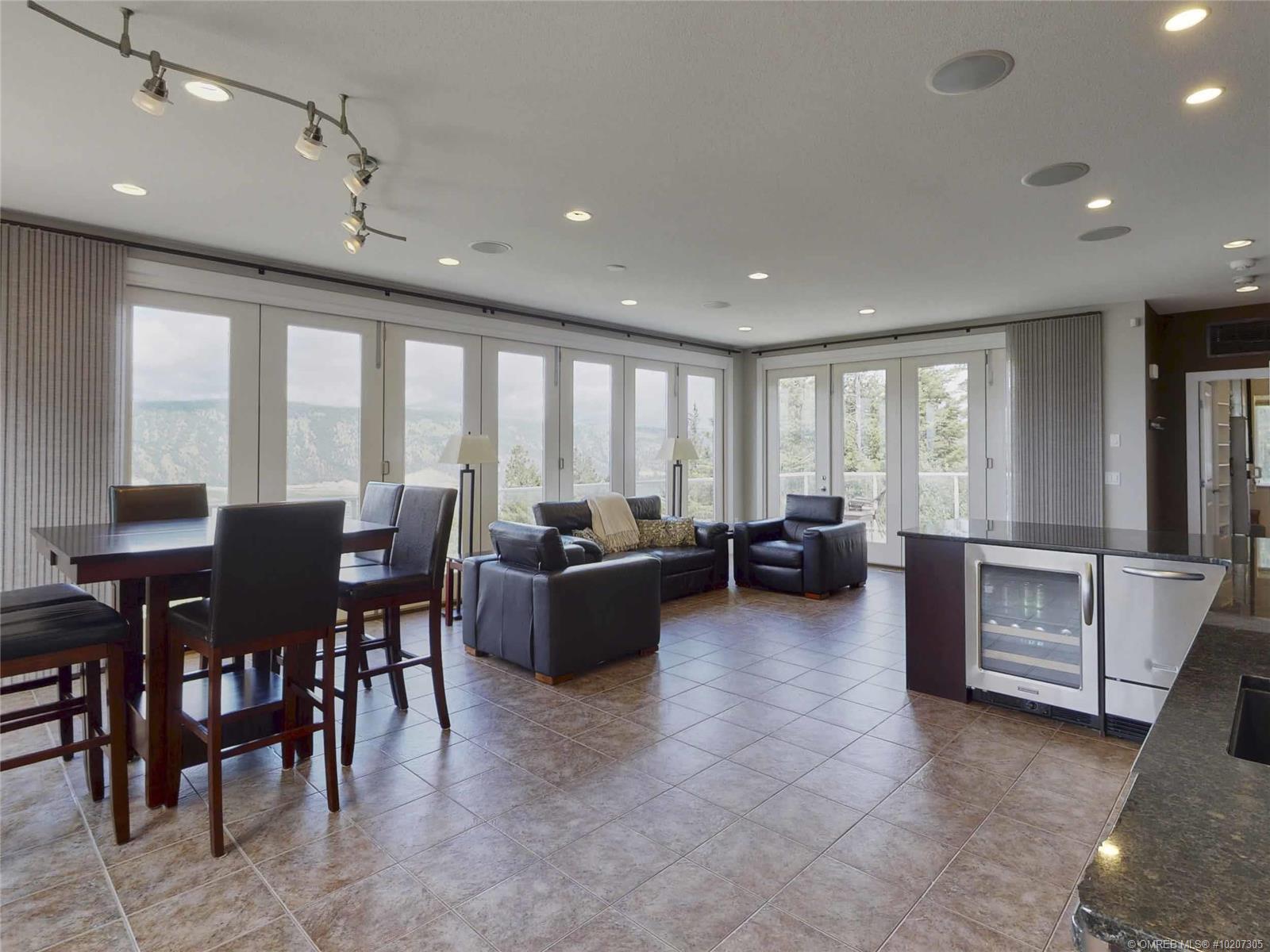 5668 Oyama Lake Road, Lake Country, BC, V4V 2C9 10207305 Dan Reinhardt