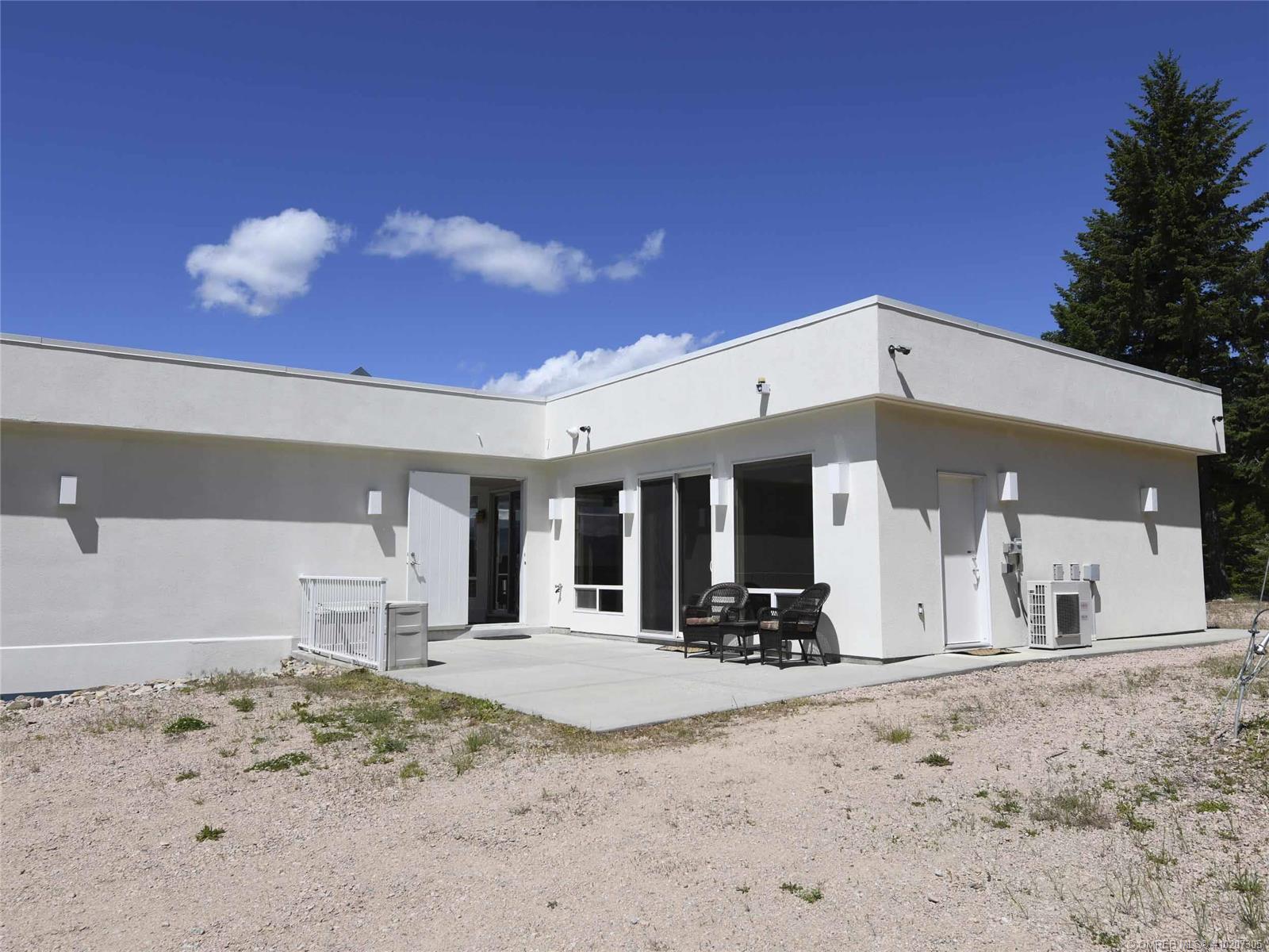 5668 Oyama Lake Road, Lake Country, BC, V4V 2C9 10207305 Dan Reinhardt