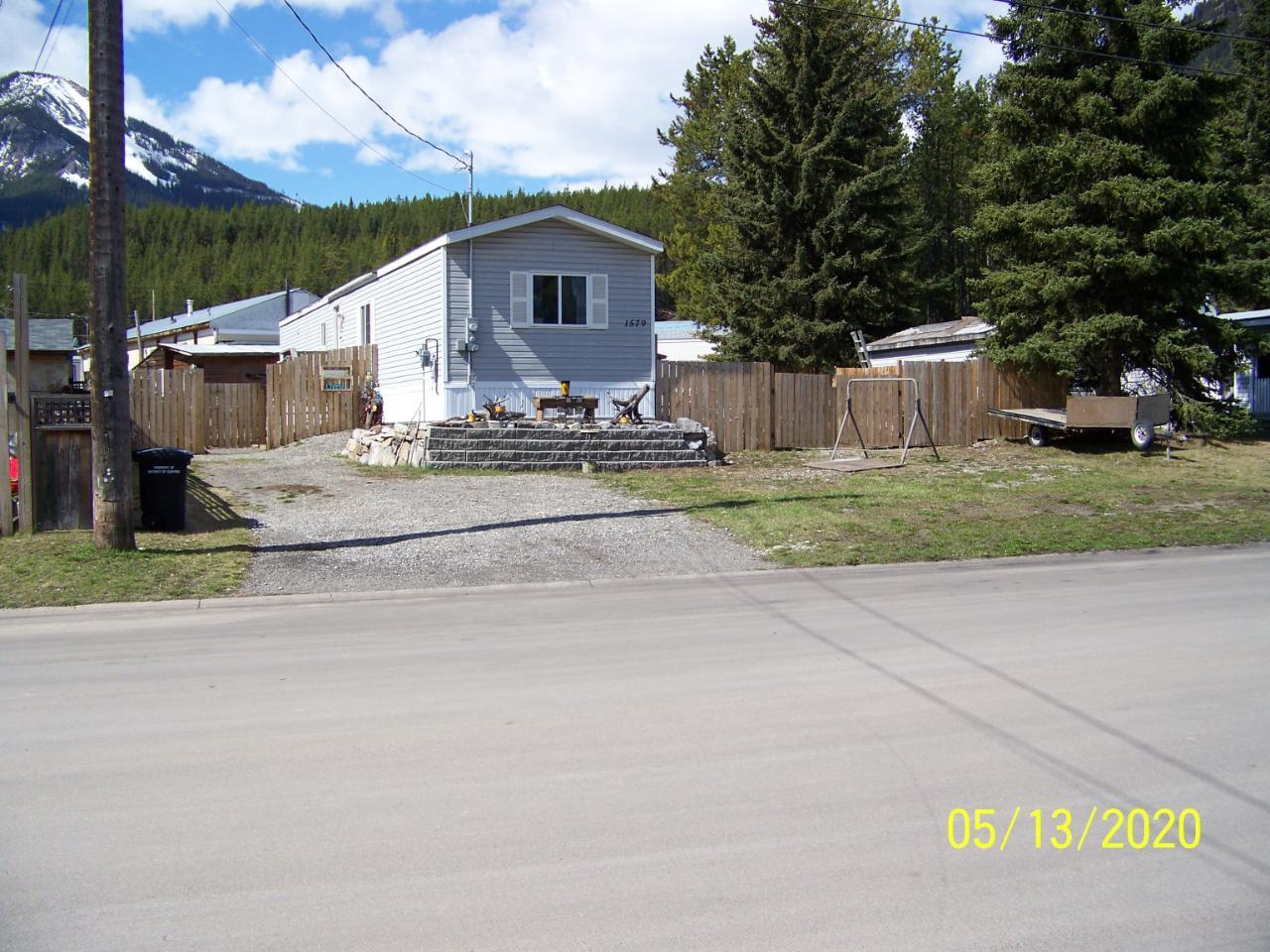 1579 Newgate Crescent, Elkford, BC, V0B 1H0 2452462 RE/MAX Elk Valley