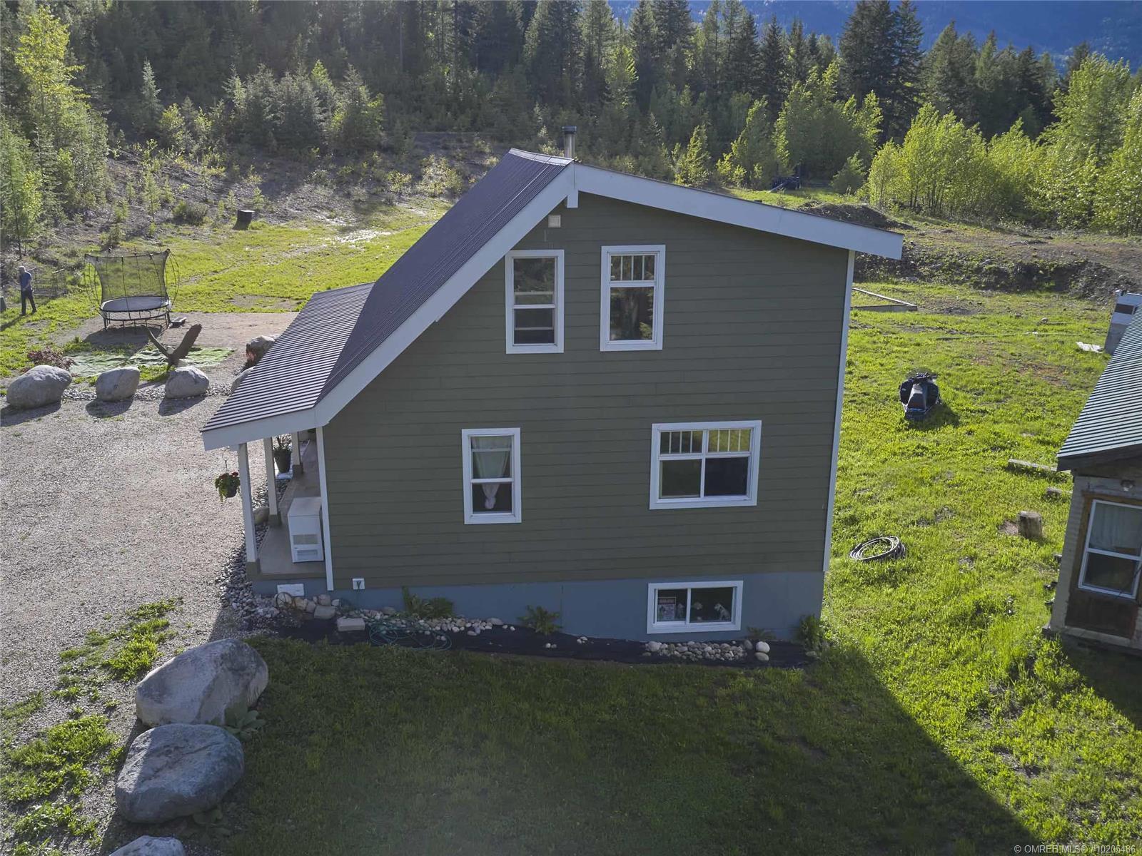 4975 Metcalfe Road, Falkland, BC, V0E 1W1 10205486 Dan Reinhardt