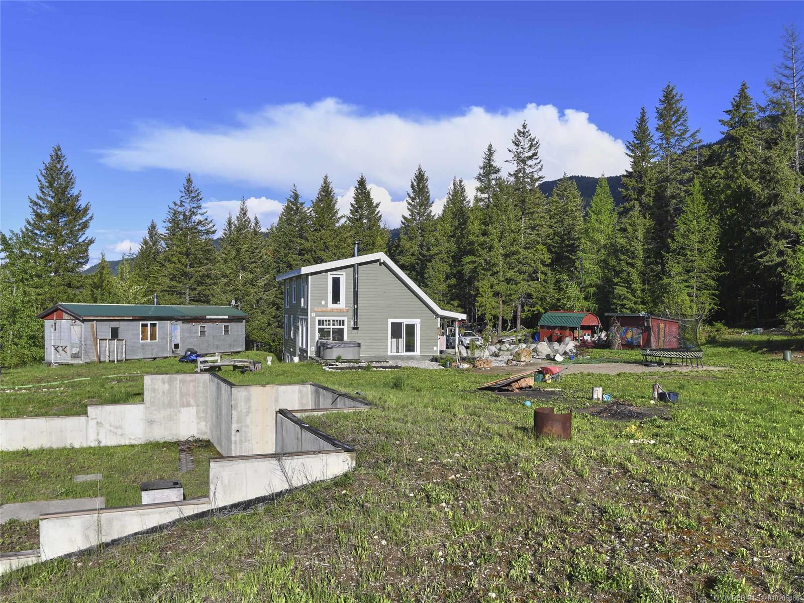 4975 Metcalfe Road, Falkland, BC, V0E 1W1 10205486 Dan Reinhardt