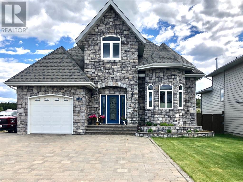 122 Guimond Place, Hinton, AB, T7V 2C5 A1005464 Amy DarkesCorrigan