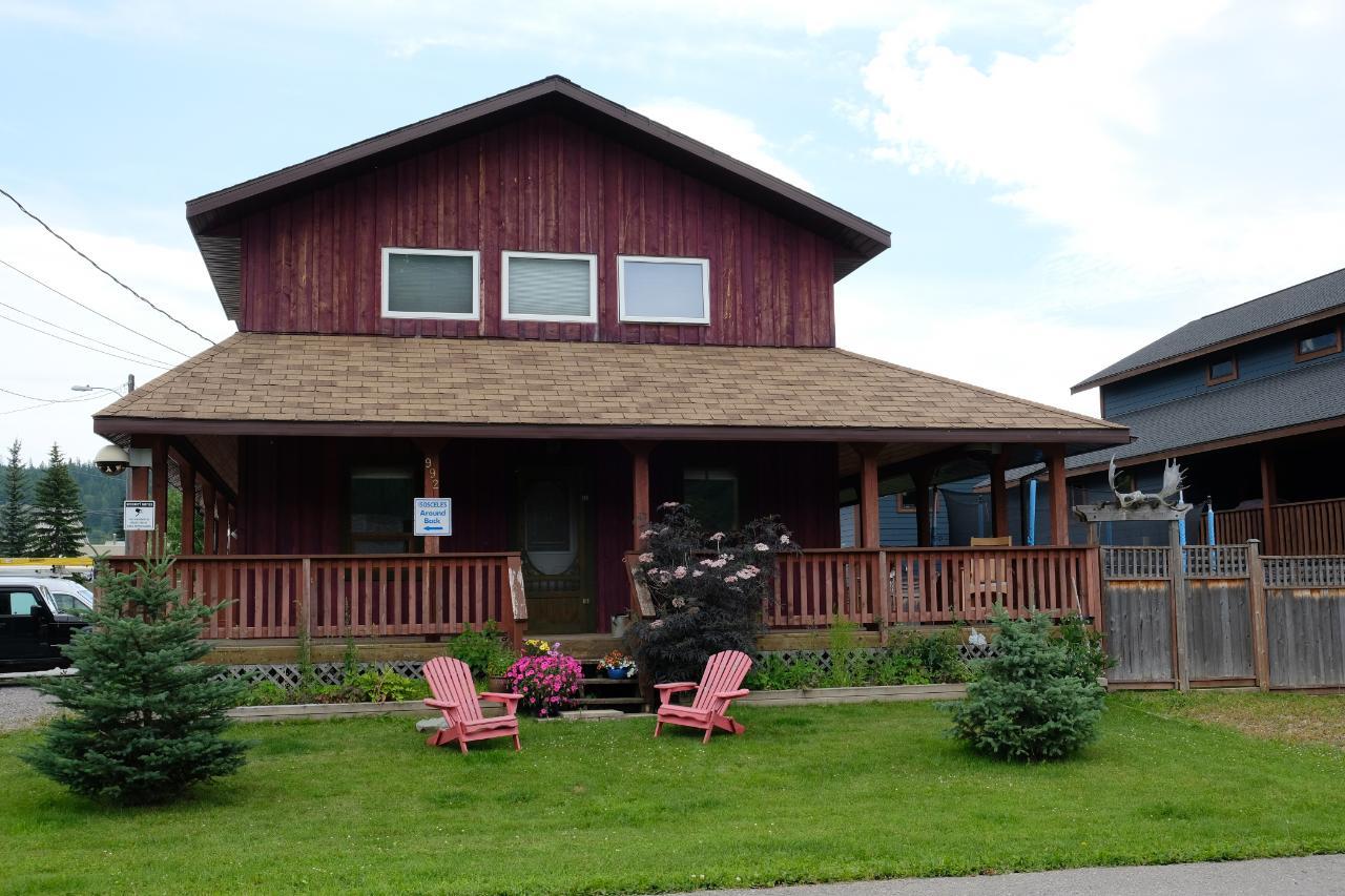 992 8th Avenue, Fernie, BC, V0B 1M0 2453324 RE/MAX Elk Valley