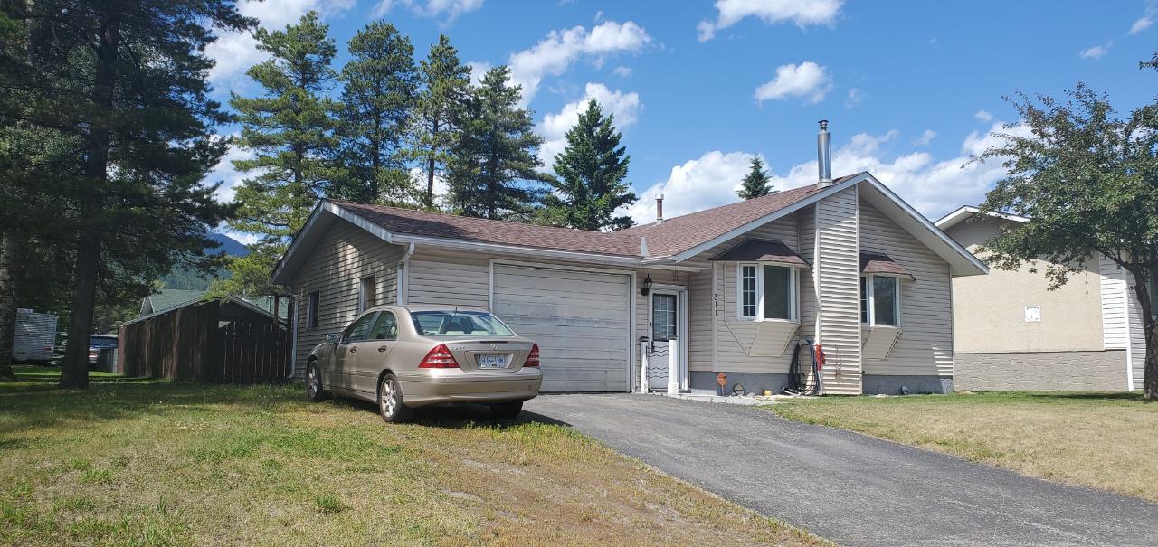 311 Red Cedar Drive, Sparwood, BC, V0B 2G0 2453350 RE/MAX Elk Valley