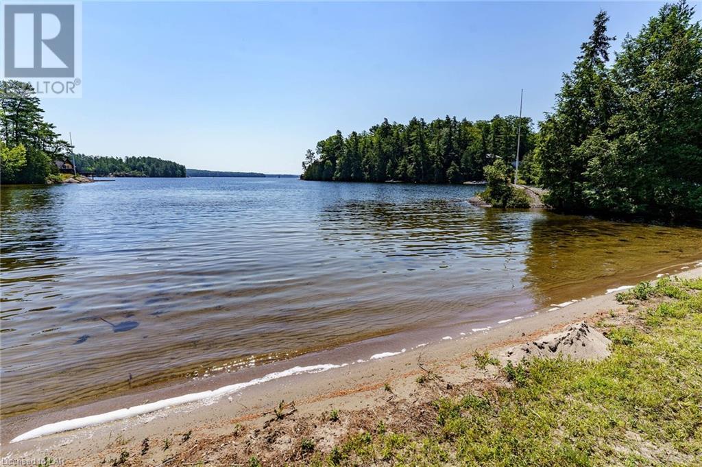 20 Beley Point Road, Rosseau, ON, P0C 1J0 274860 Laura and Derek in